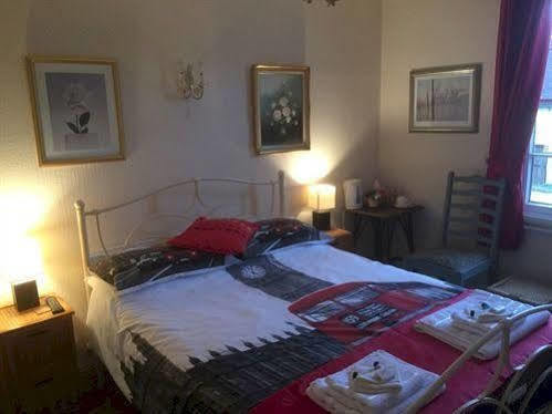 The Bear Inn Бриджнорт Екстериор снимка