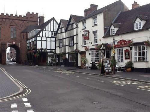 The Bear Inn Бриджнорт Екстериор снимка