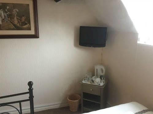 The Bear Inn Бриджнорт Екстериор снимка