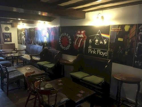 The Bear Inn Бриджнорт Екстериор снимка